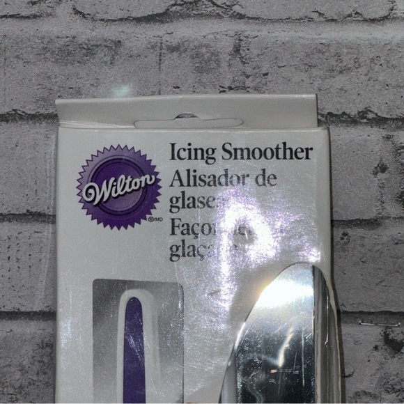 Wilton Cake Icing Smoother 9 in X 3 in Stainless Steel NEW IN BOX - Picture 2 of 12